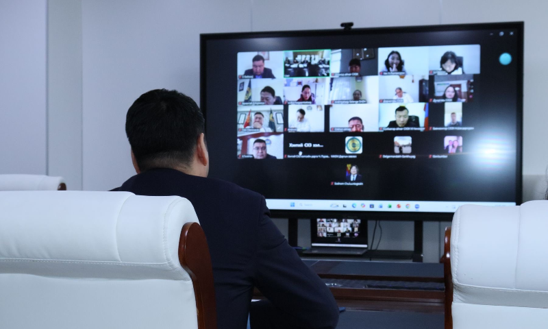 СТАНДАРТ, ХЭМЖИЛ ЗҮЙН ГАЗРЫН ДАРГА С.БАТБААТАР АЙМГИЙН ХЭЛТСИЙН ДАРГА НАРТАЙ ЦАХИМААР ХУРАЛДЛАА