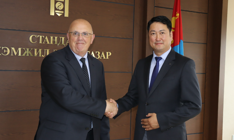 ОЛОН УЛСЫН СТАНДАРТЫН БАЙГУУЛЛАГА /ISO/ АЗИ, НОМХОН ДАЛАЙН БҮС ХАРИУЦСАН ЗАХИРАЛ СТЕВЕН ЛҮИСИЙГ ХҮЛЭЭН АВЧ, УУЛЗЛАА 