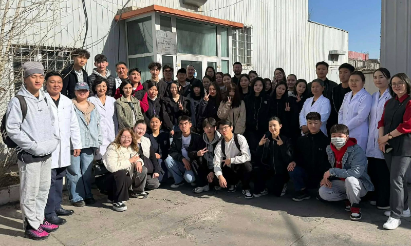 Нийслэлийн ерөнхий боловсролын 34 дүгээр сургуулийн 12 дугаар ангийн сурагчдад мэргэжлийн чиг баримжаа олгох зорилгоор Стандарт, хэмжил зүйн газрын Сорьцын хяналтын газрын үйл ажиллагааг танилцууллаа. 