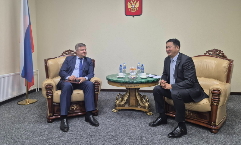 ОХУ-аас Монгол Улсад суугаа худалдааны төлөөлөгч Васильев Максим Викторовичтай “дахин” уулзлаа